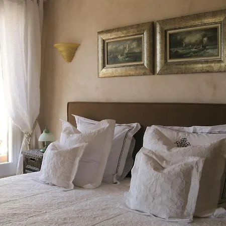 芬卡索瑞萨住宿加早餐旅馆 *